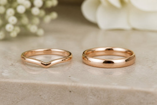 Contour Wedding Band vs Straight Band Guide (2026)
