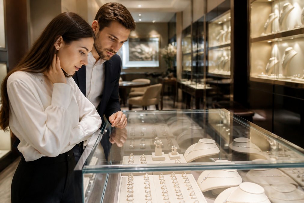 Jewellery Store Near Me: Finding the Right One