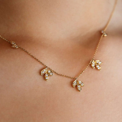 Lilly necklace